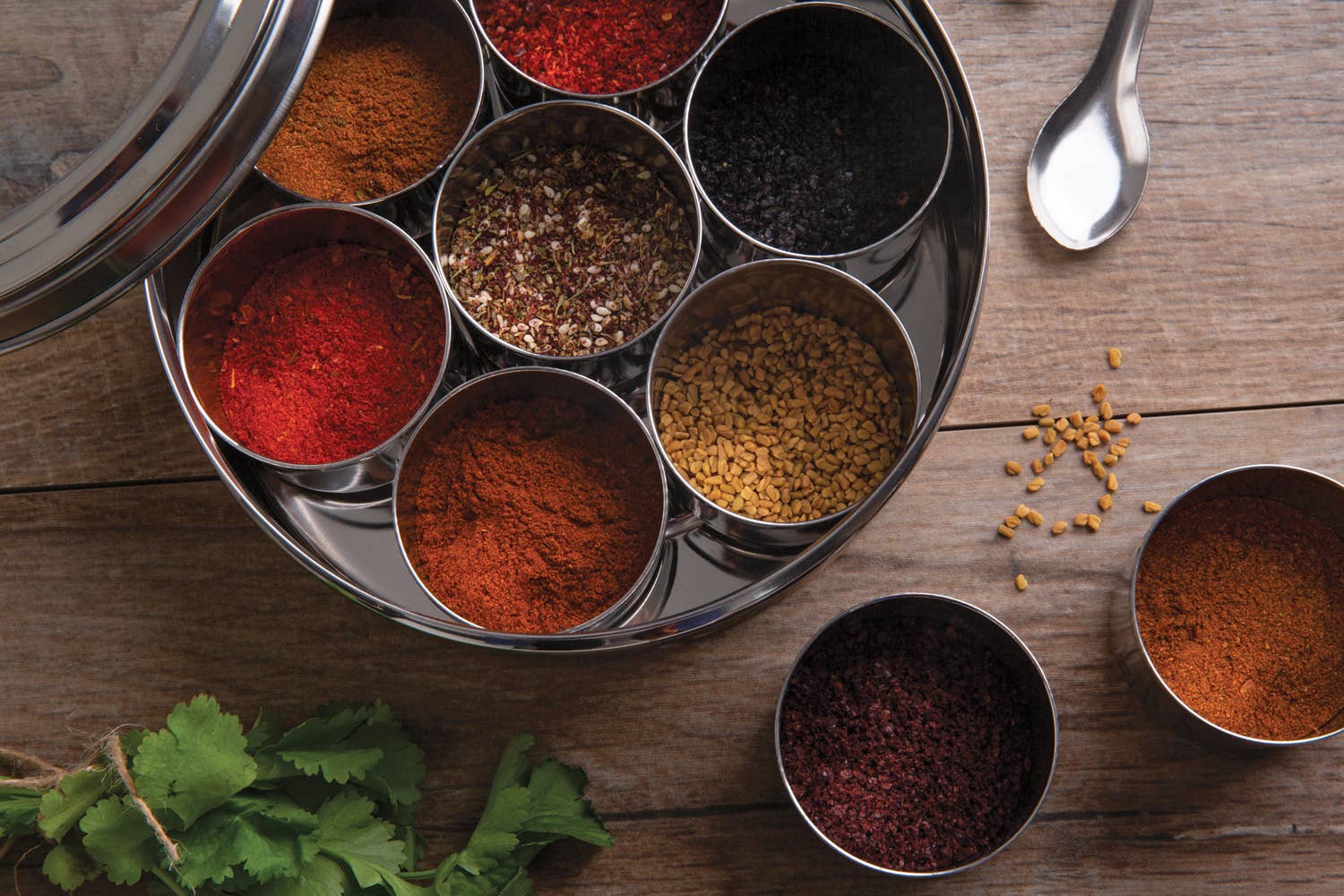 Spice Kitchen - Middle Eastern & African Spice Tin with 9 Spices