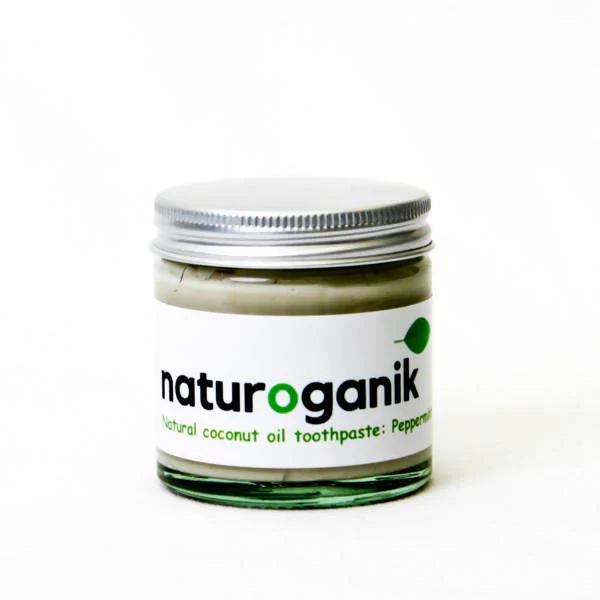 Natural Toothpaste with Peppermint Freshness